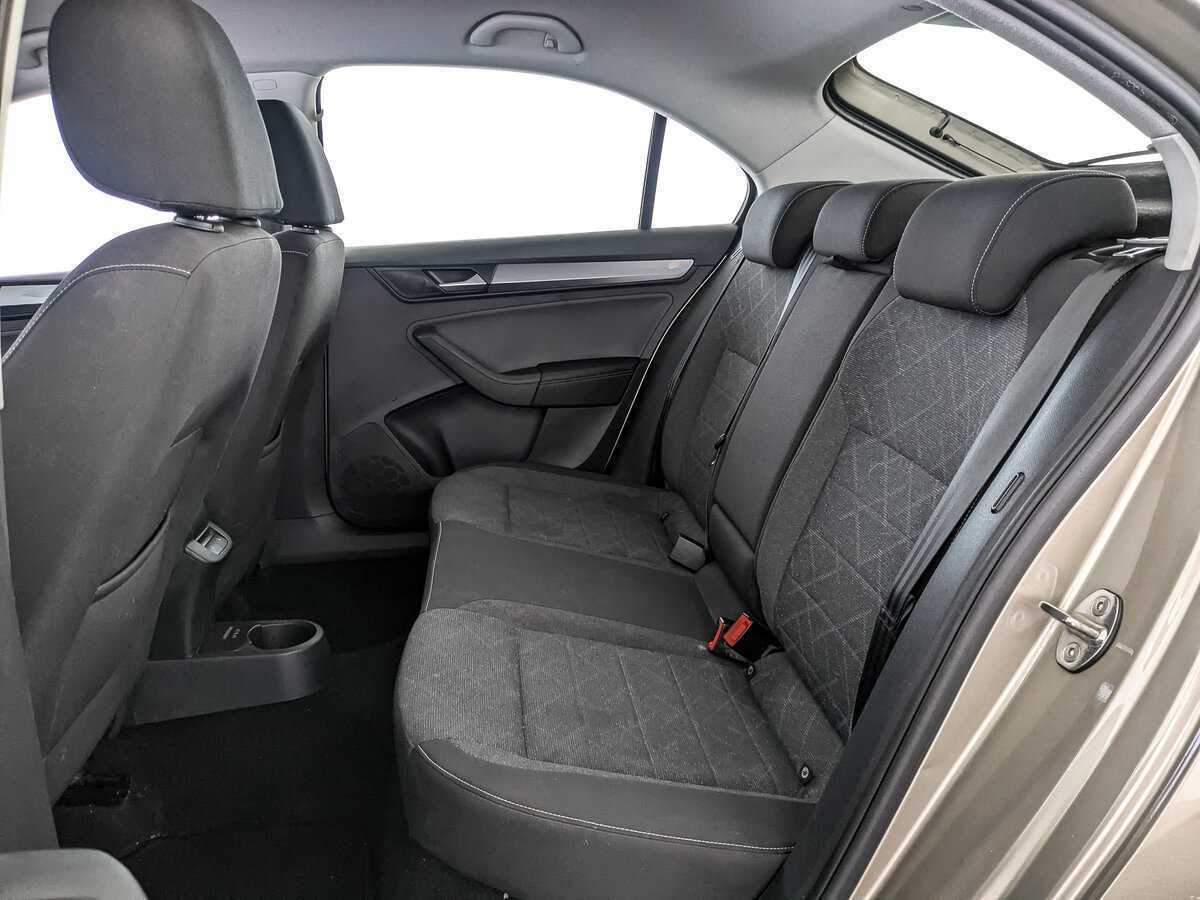 Volkswagen Polo с пробегом — 2020 год. Фото: #13