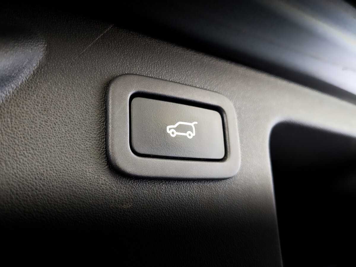 Land Rover Discovery Sport с пробегом — 2018 год. Фото: #21