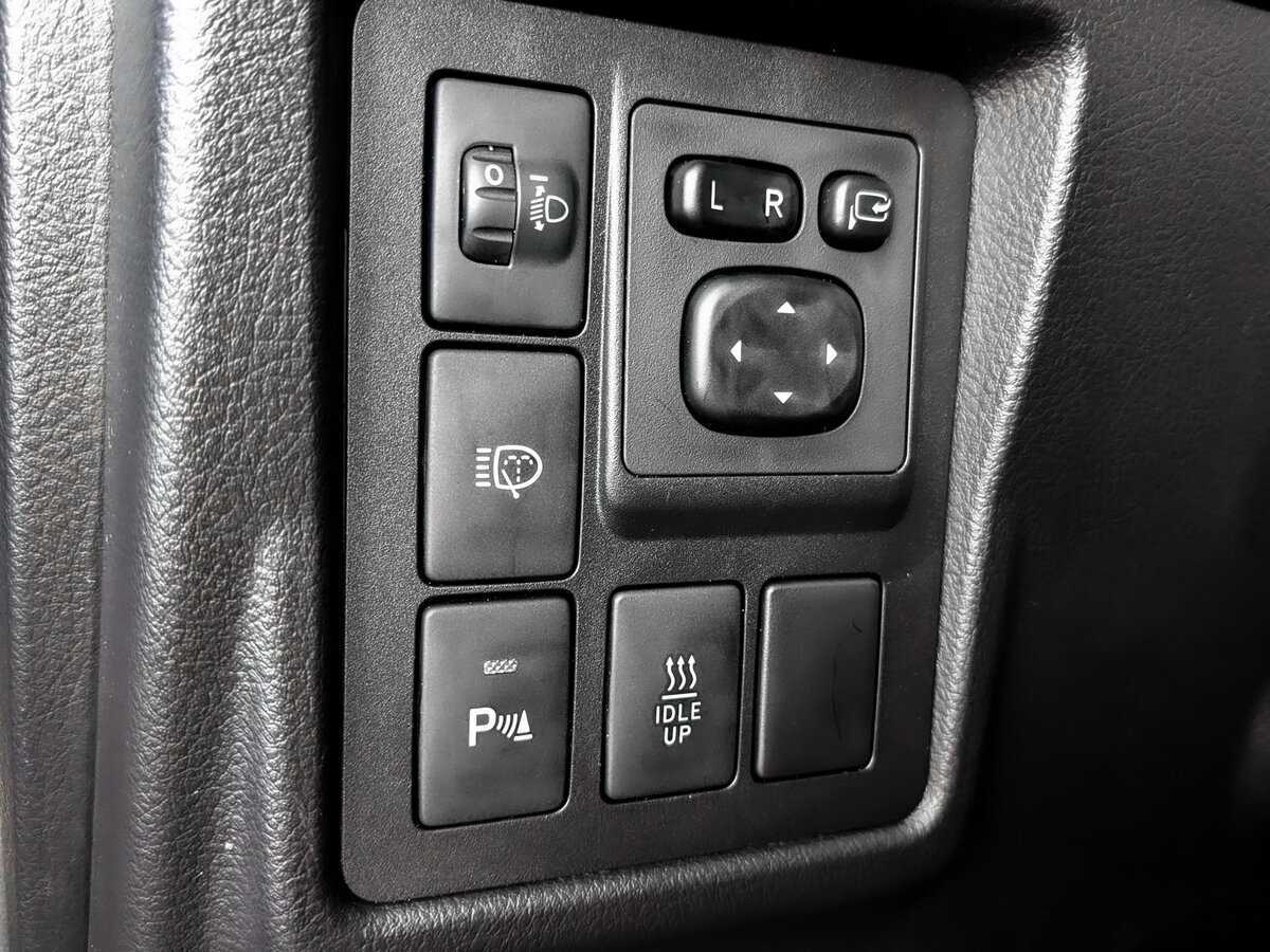 Toyota Land Cruiser Prado с пробегом — 2017 год. Фото: #24
