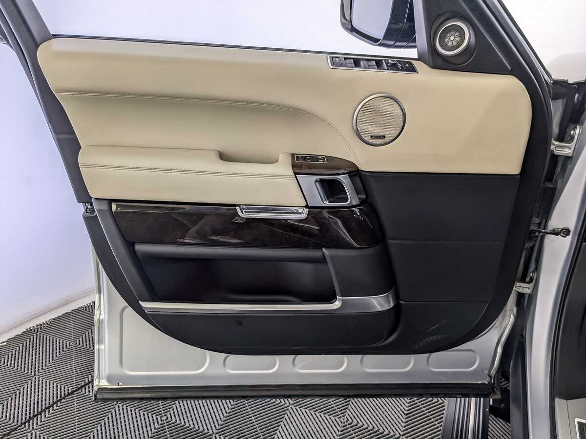 Land Rover Range Rover с пробегом — 2016 год. Фото: #14