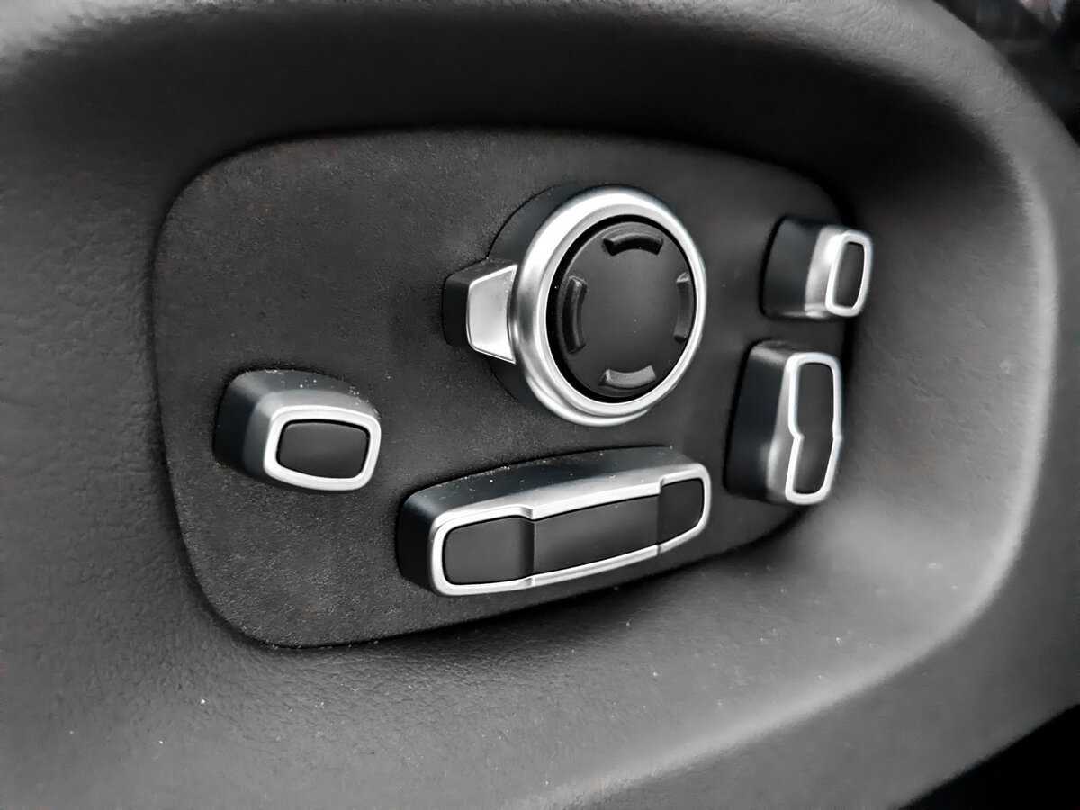 Land Rover Range Rover с пробегом — 2016 год. Фото: #16