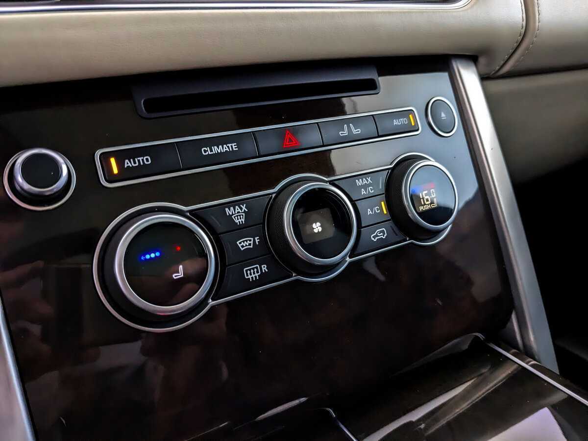 Land Rover Range Rover с пробегом — 2016 год. Фото: #23