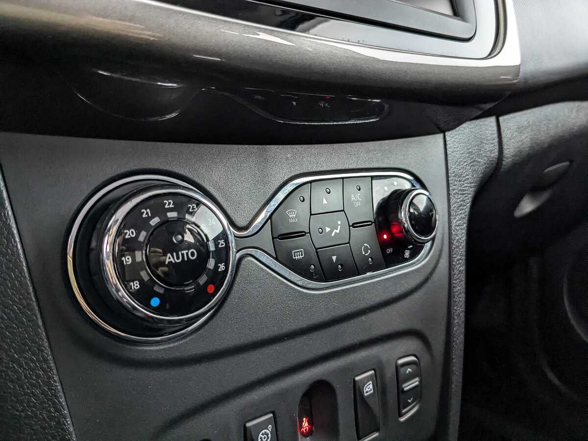 Renault Sandero с пробегом — 2021 год. Фото: #16