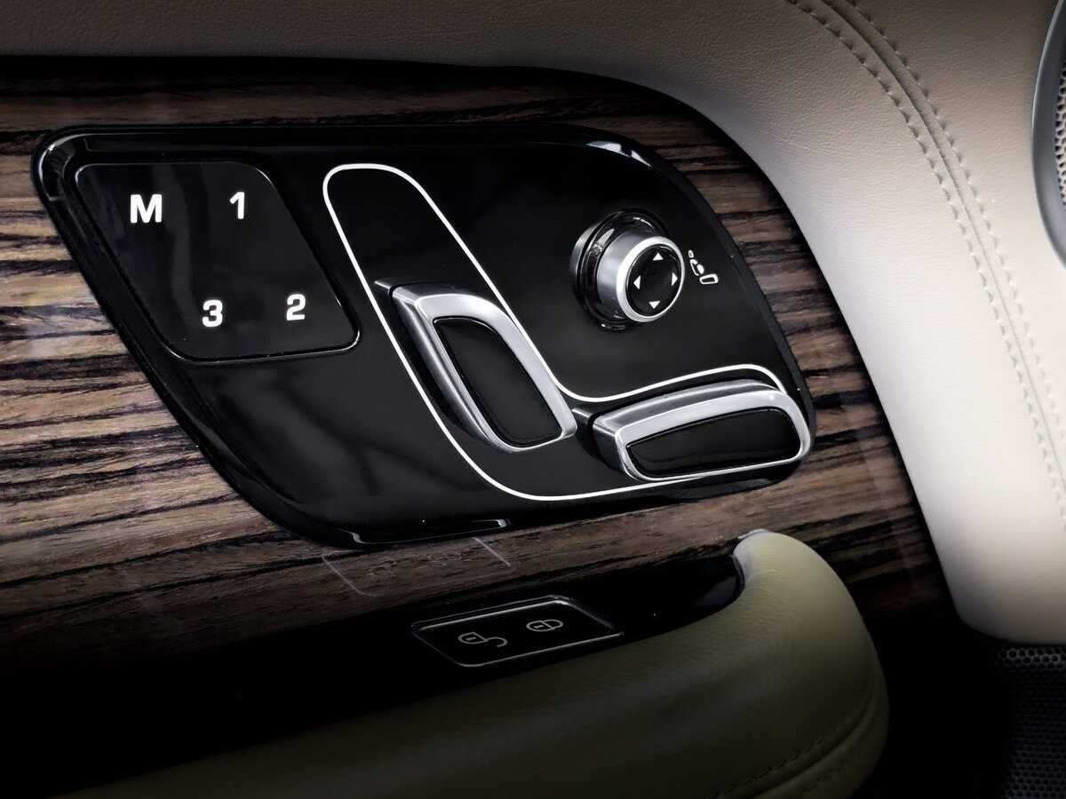 Land Rover Range Rover с пробегом — 2018 год. Фото: #16