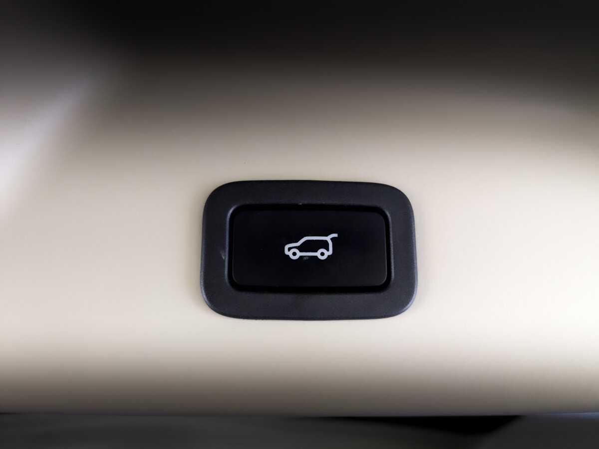 Land Rover Range Rover с пробегом — 2018 год. Фото: #21