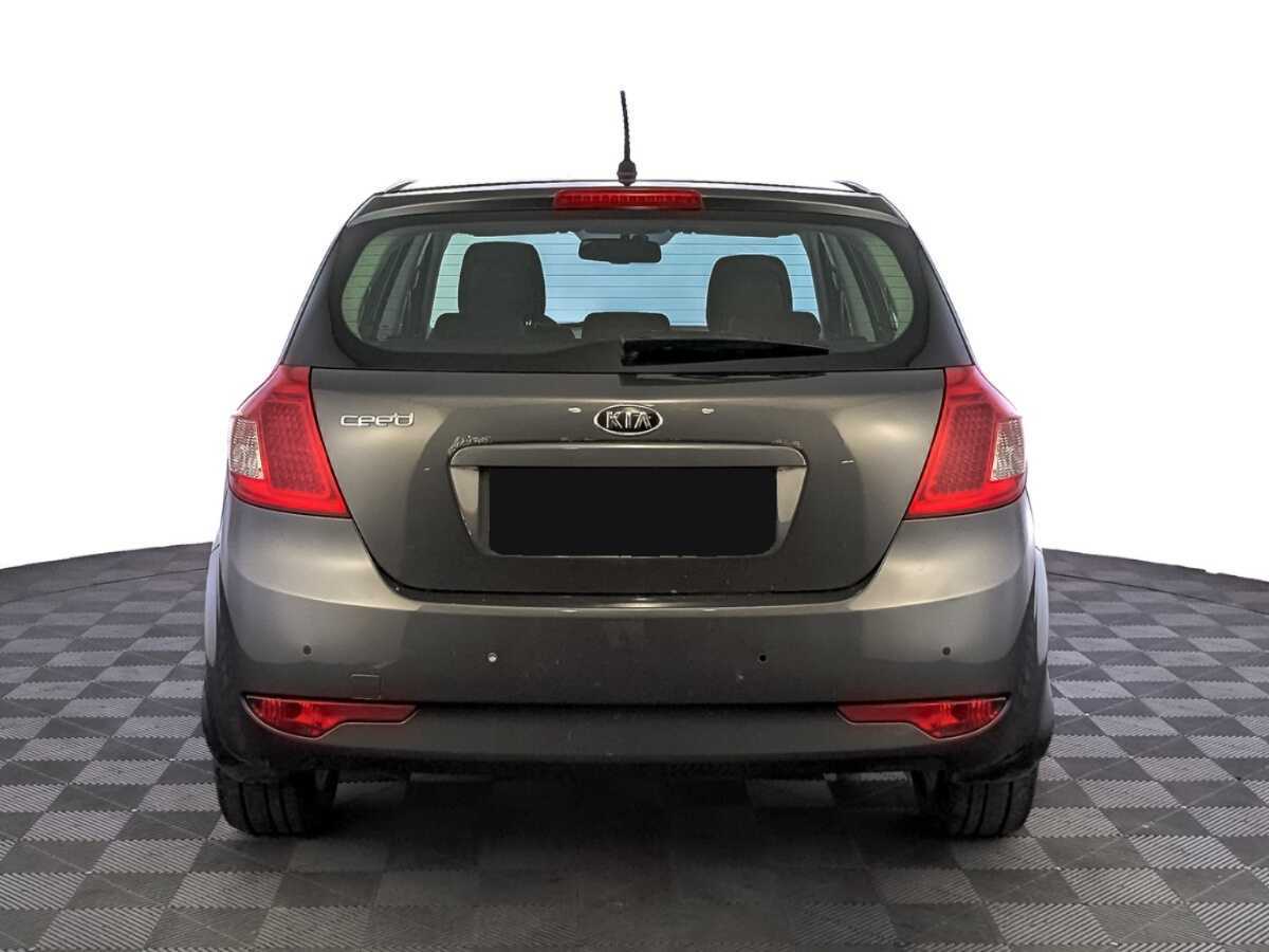 Kia Ceed с пробегом — 2011 год. Фото: #5