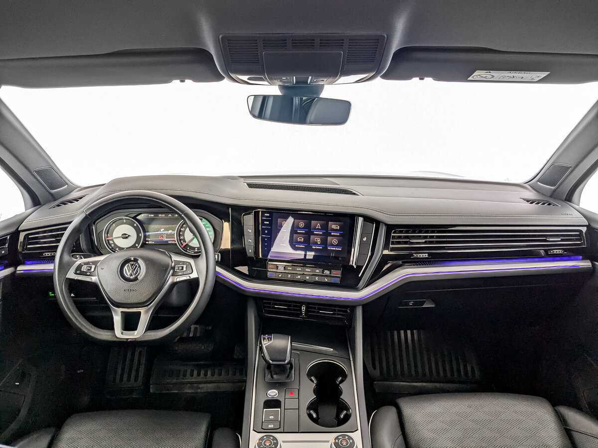 Volkswagen Touareg с пробегом — 2019 год. Фото: #11