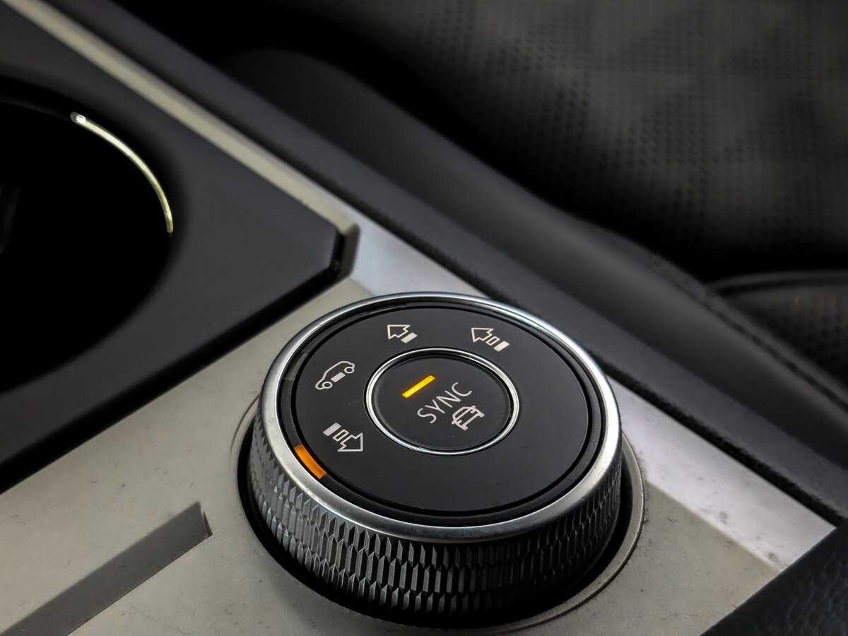 Volkswagen Touareg с пробегом — 2019 год. Фото: #25