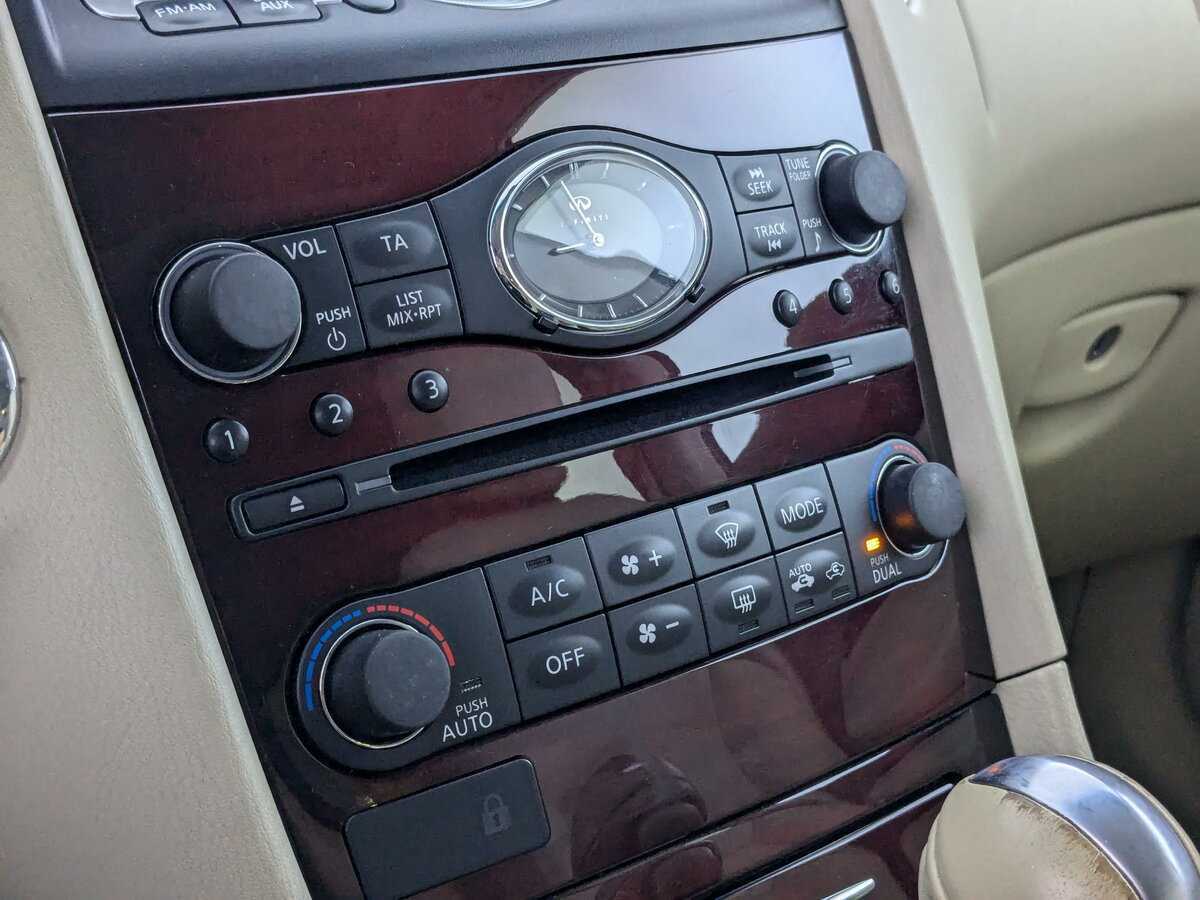 Infiniti QX50 с пробегом — 2015 год. Фото: #9