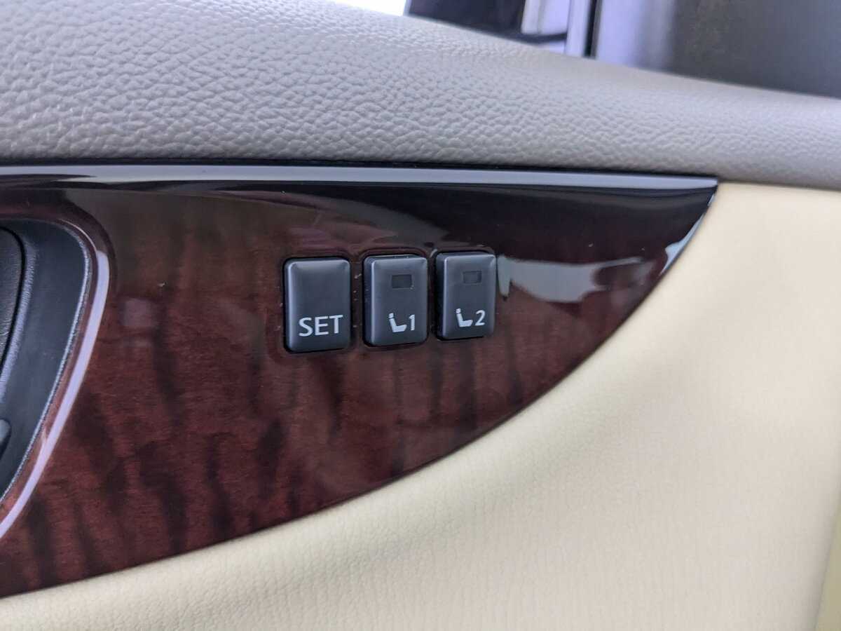 Infiniti QX50 с пробегом — 2015 год. Фото: #23