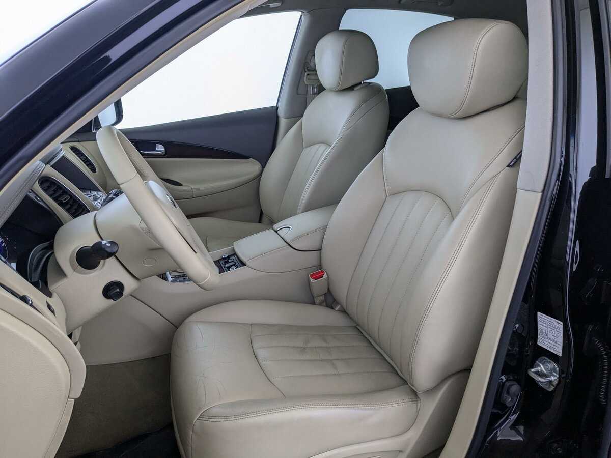 Infiniti QX50 с пробегом — 2015 год. Фото: #24