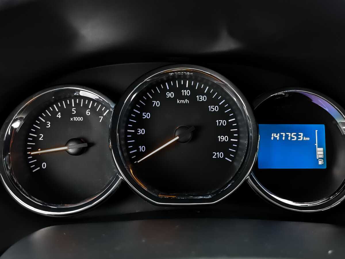 Renault Logan с пробегом — 2016 год. Фото: #11