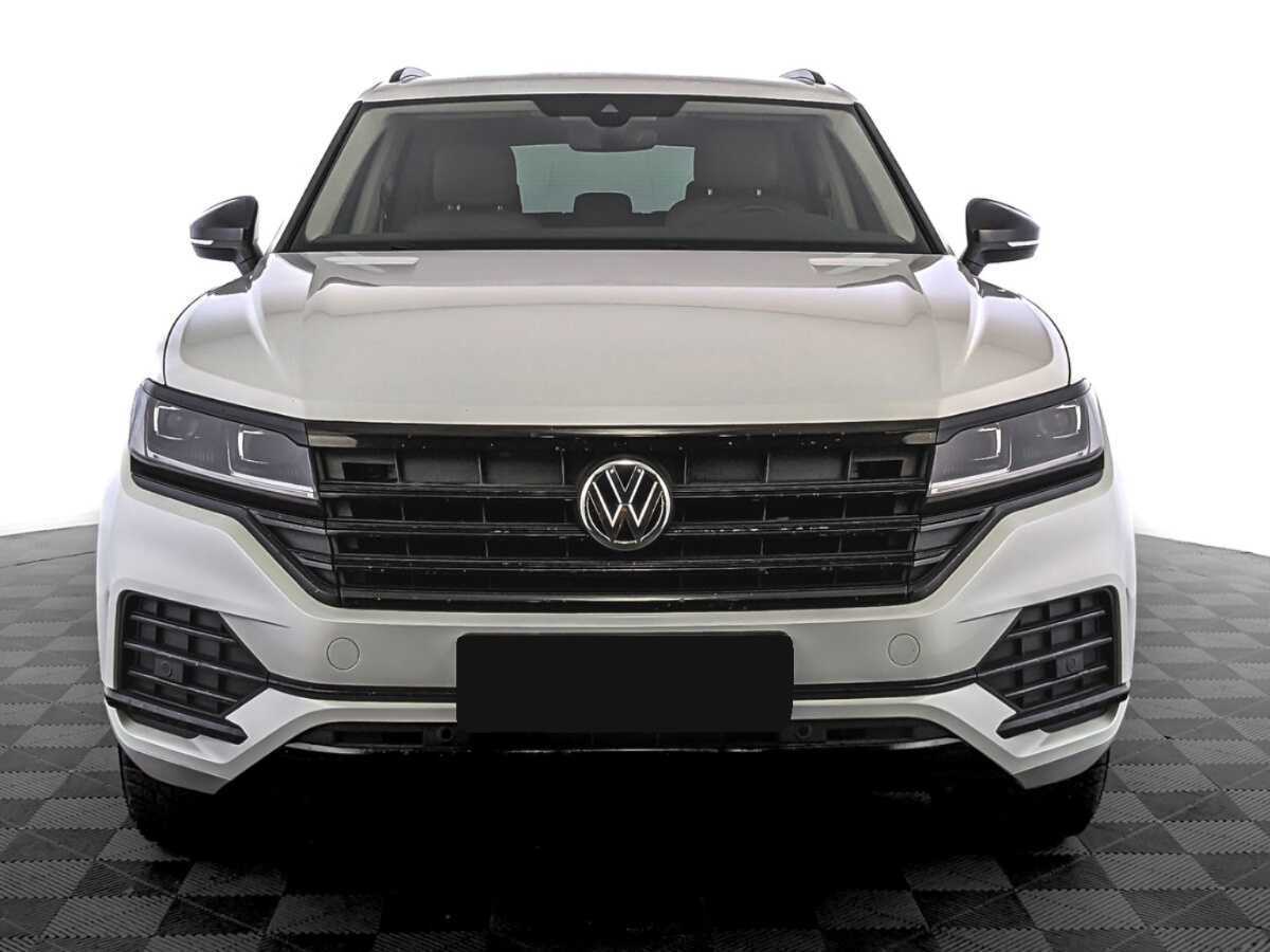 Volkswagen Touareg с пробегом — 2020 год. Фото: #1