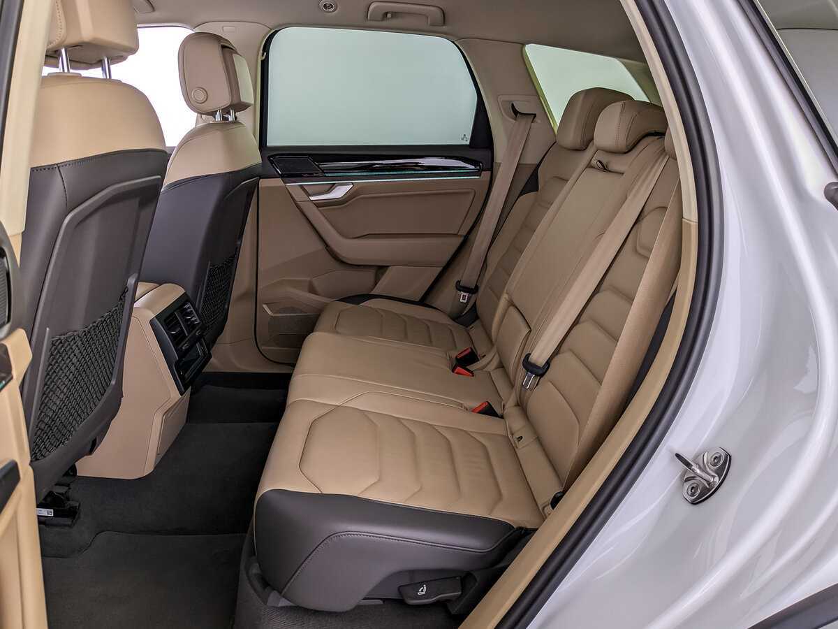 Volkswagen Touareg с пробегом — 2020 год. Фото: #9