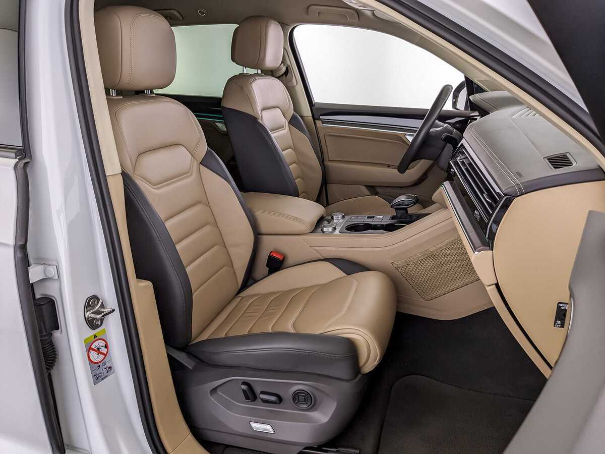 Volkswagen Touareg с пробегом — 2020 год. Фото: #18