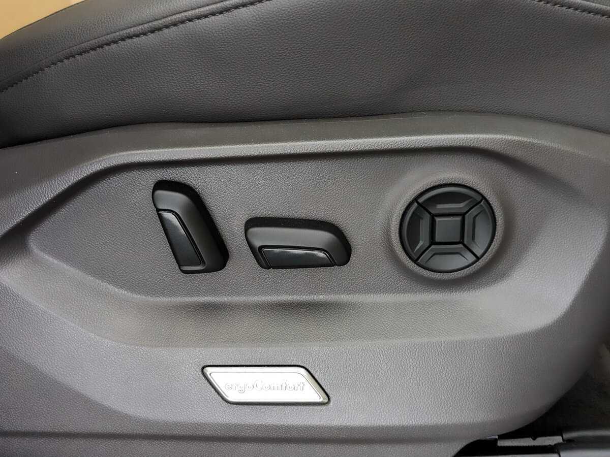 Volkswagen Touareg с пробегом — 2020 год. Фото: #19