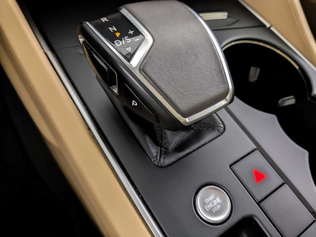 Volkswagen Touareg с пробегом — 2020 год. Фото: #22