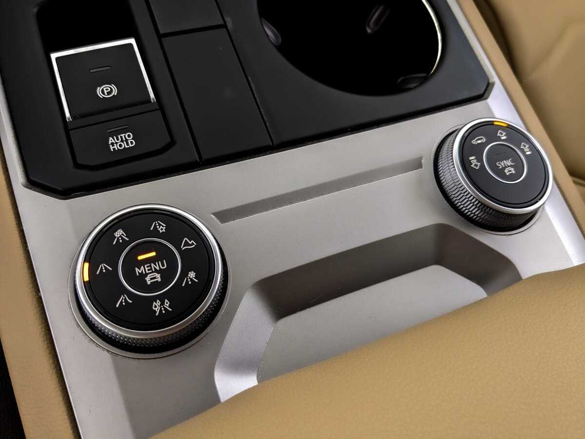 Volkswagen Touareg с пробегом — 2020 год. Фото: #23