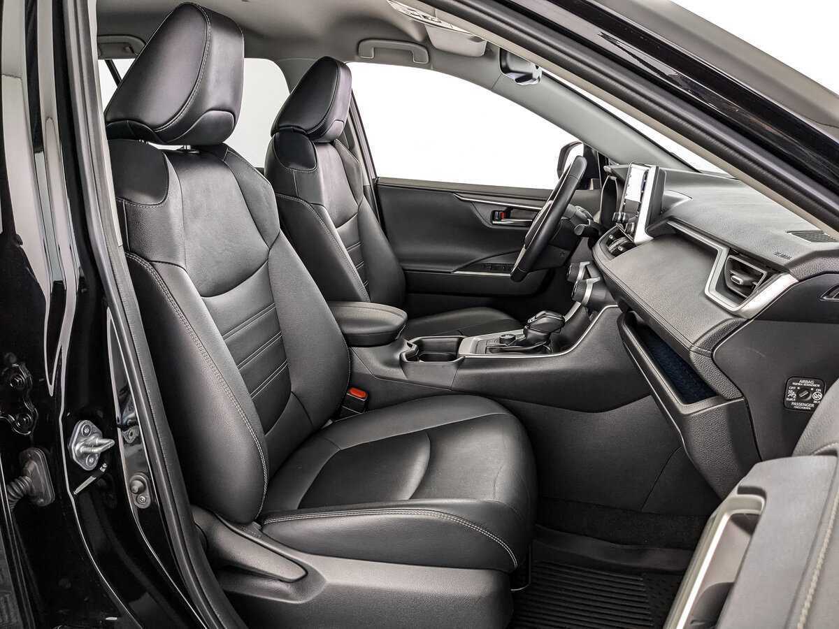 Toyota RAV4 с пробегом — 2022 год. Фото: #19