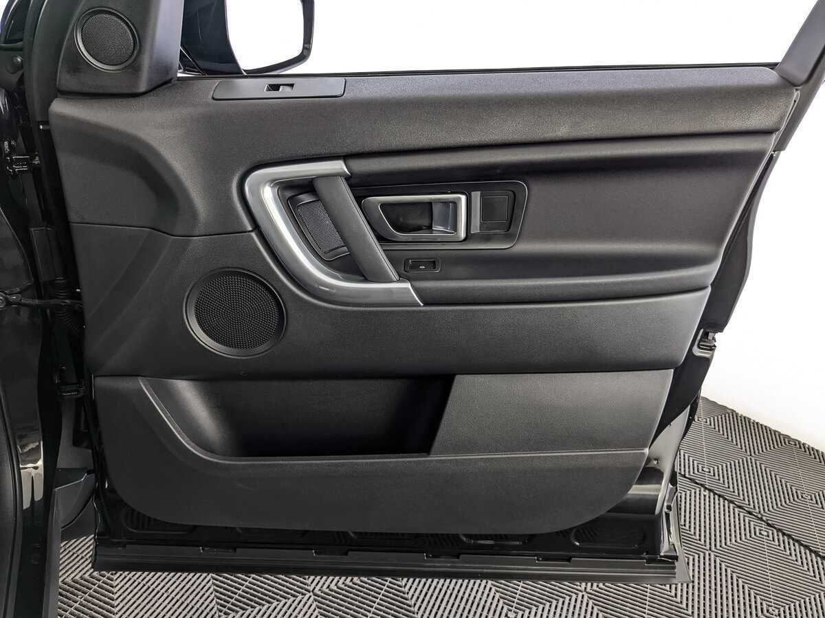 Land Rover Discovery Sport с пробегом — 2017 год. Фото: #18