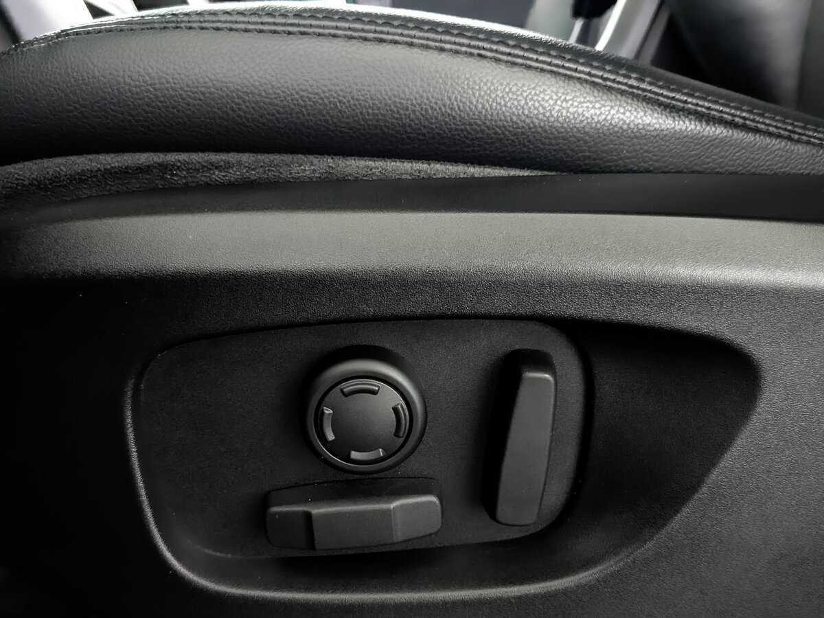 Land Rover Discovery Sport с пробегом — 2017 год. Фото: #19