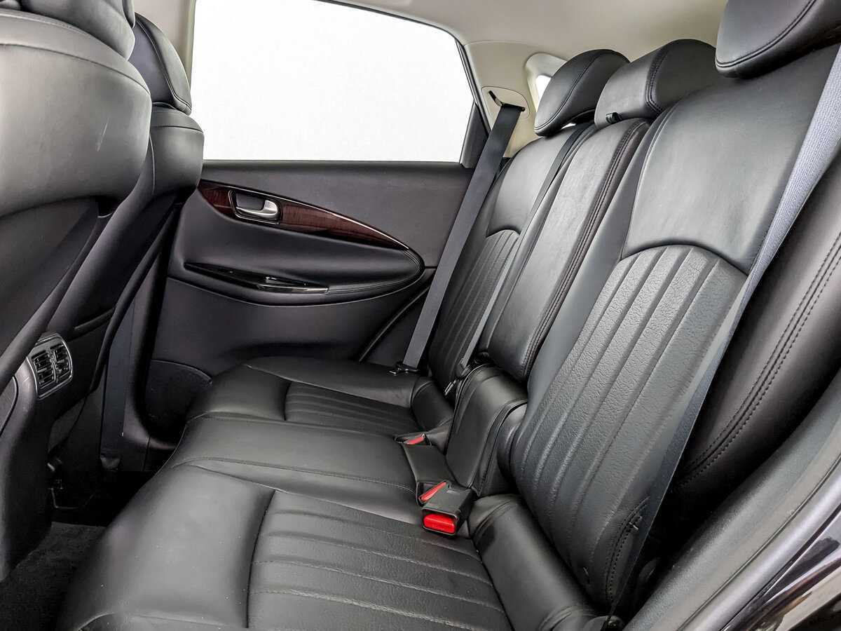 Infiniti EX с пробегом — 2012 год. Фото: #9