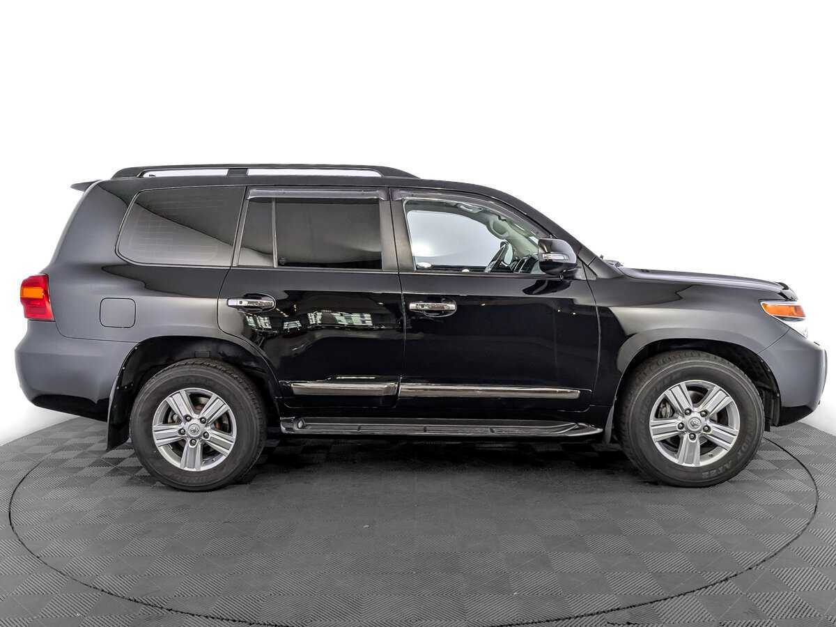Toyota Land Cruiser с пробегом — 2014 год. Фото: #3