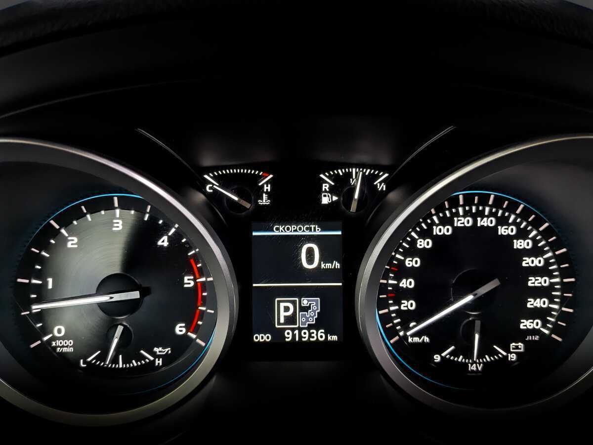 Toyota Land Cruiser с пробегом — 2014 год. Фото: #10