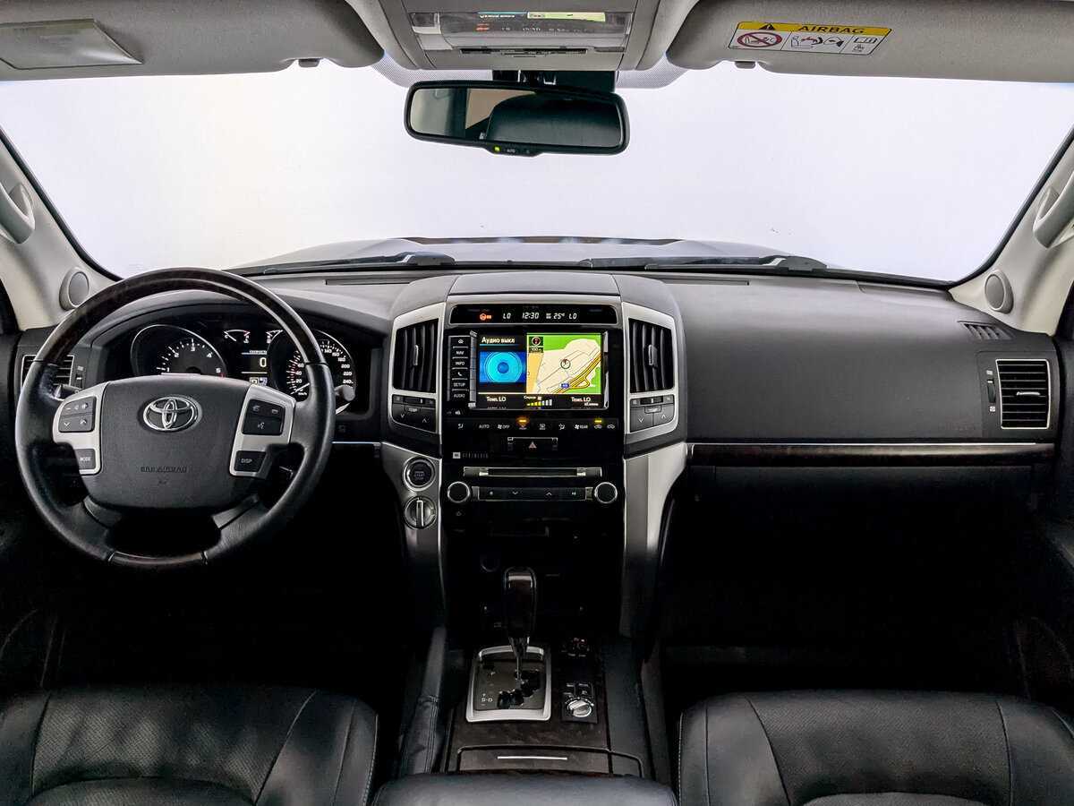 Toyota Land Cruiser с пробегом — 2014 год. Фото: #11