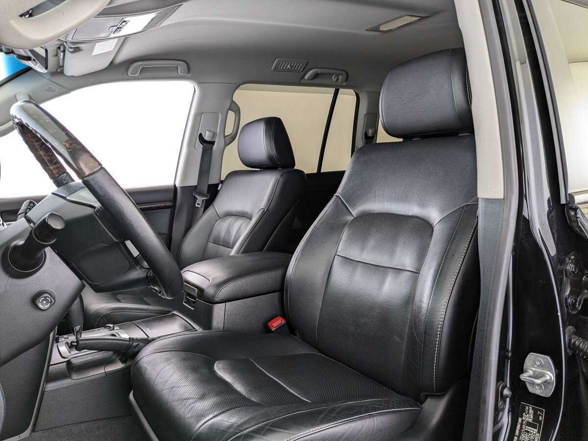 Toyota Land Cruiser с пробегом — 2014 год. Фото: #15