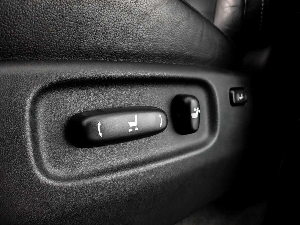 Toyota Land Cruiser с пробегом — 2014 год. Фото: #16