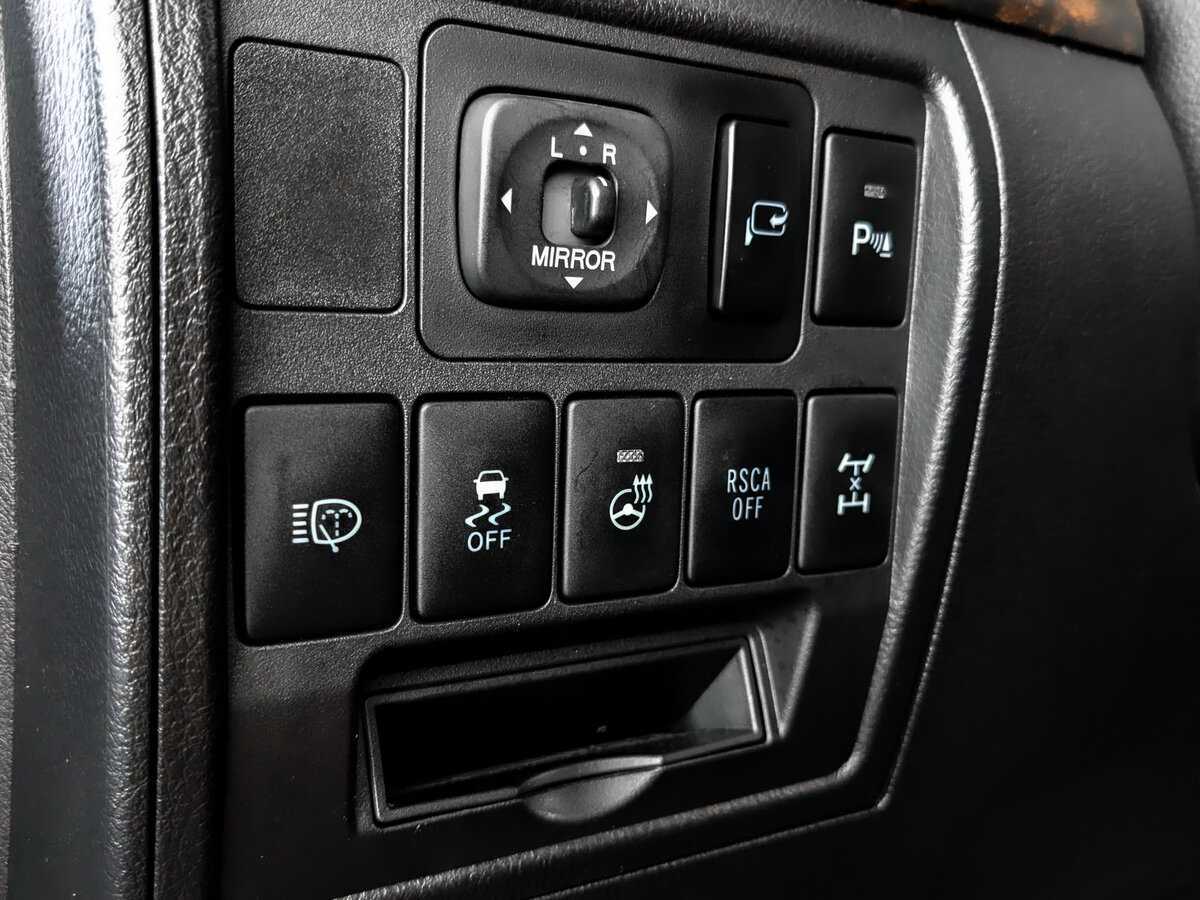 Toyota Land Cruiser с пробегом — 2014 год. Фото: #23