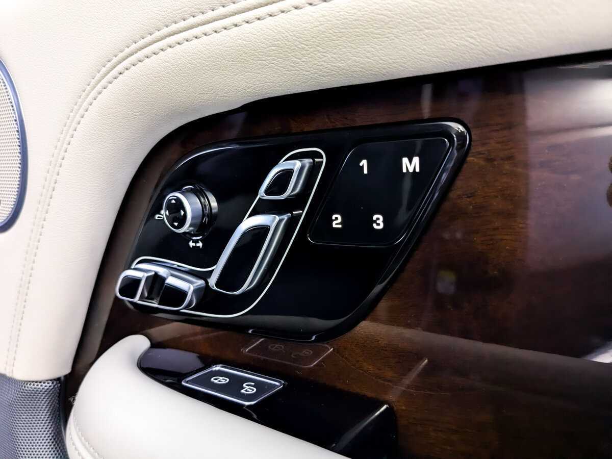 Land Rover Range Rover с пробегом — 2018 год. Фото: #21