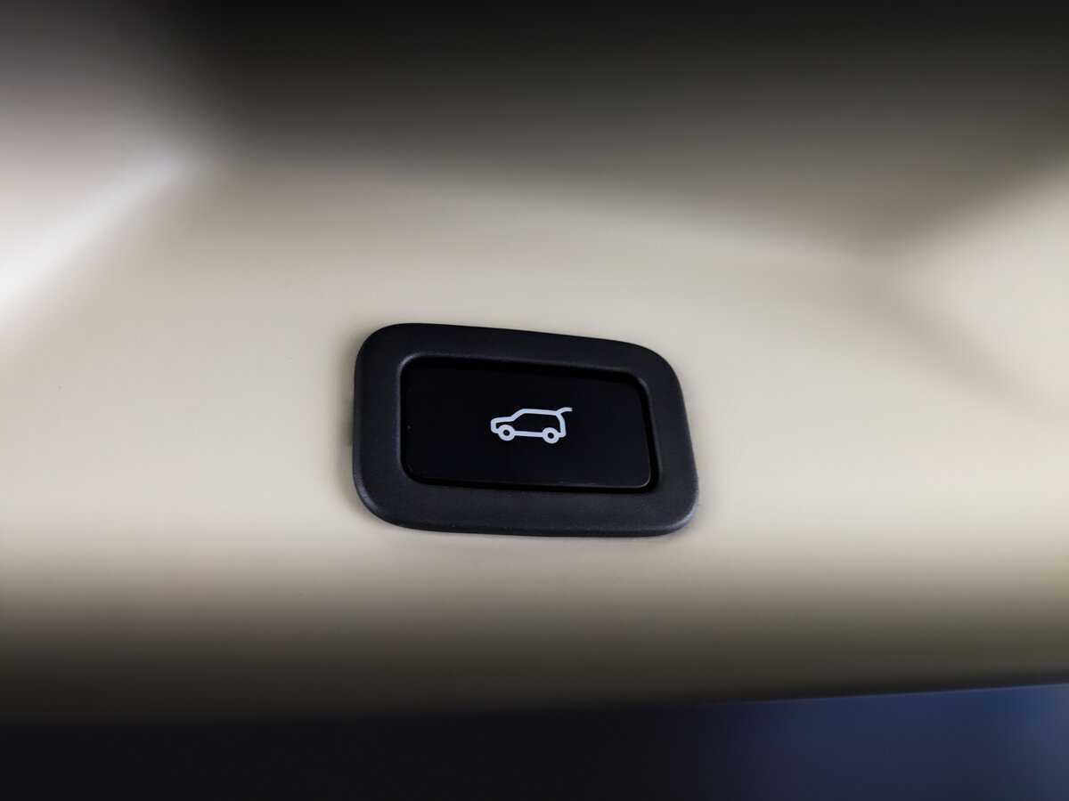 Land Rover Range Rover с пробегом — 2018 год. Фото: #24