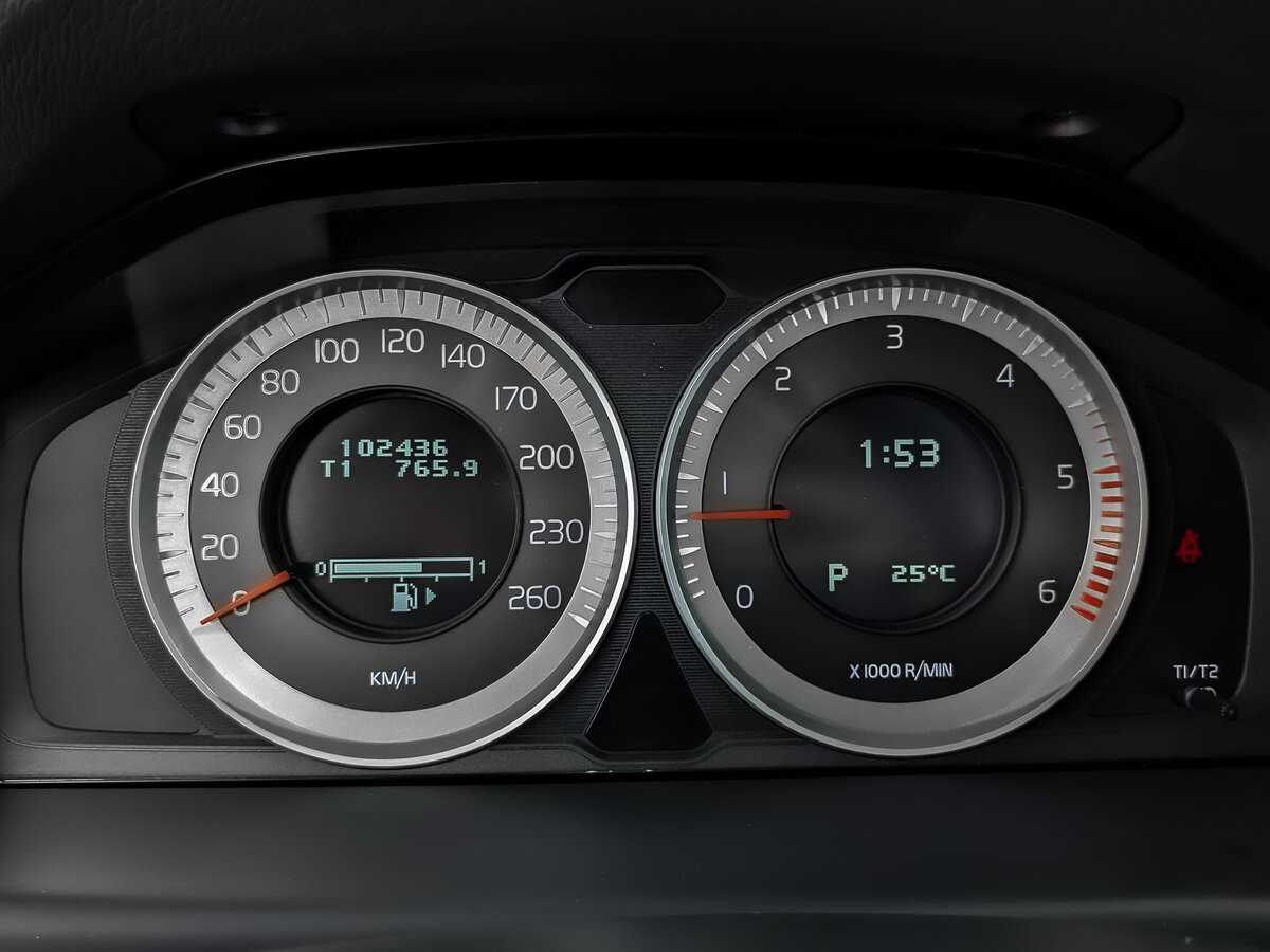 Volvo XC70 с пробегом — 2011 год. Фото: #11