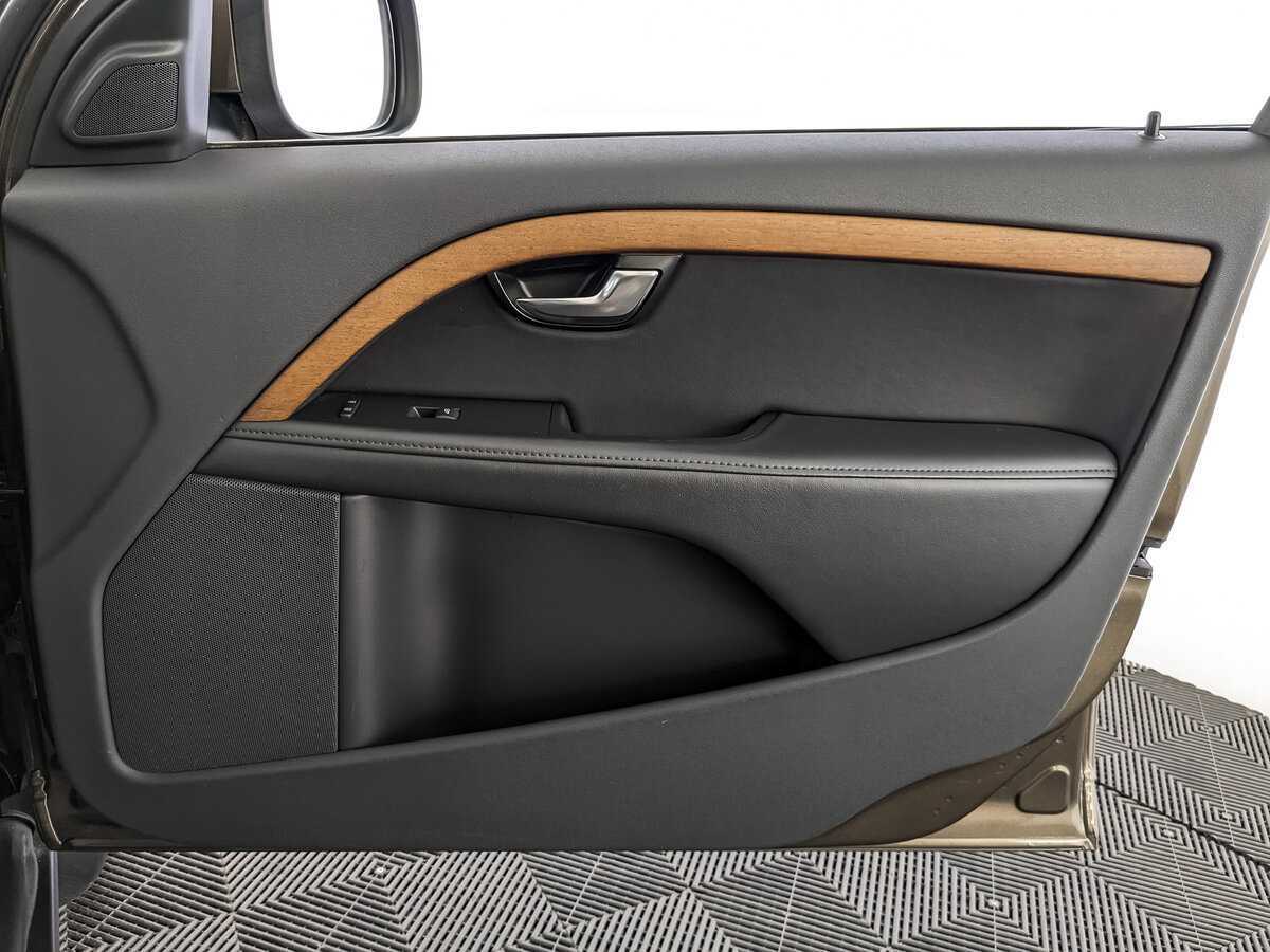 Volvo XC70 с пробегом — 2011 год. Фото: #20