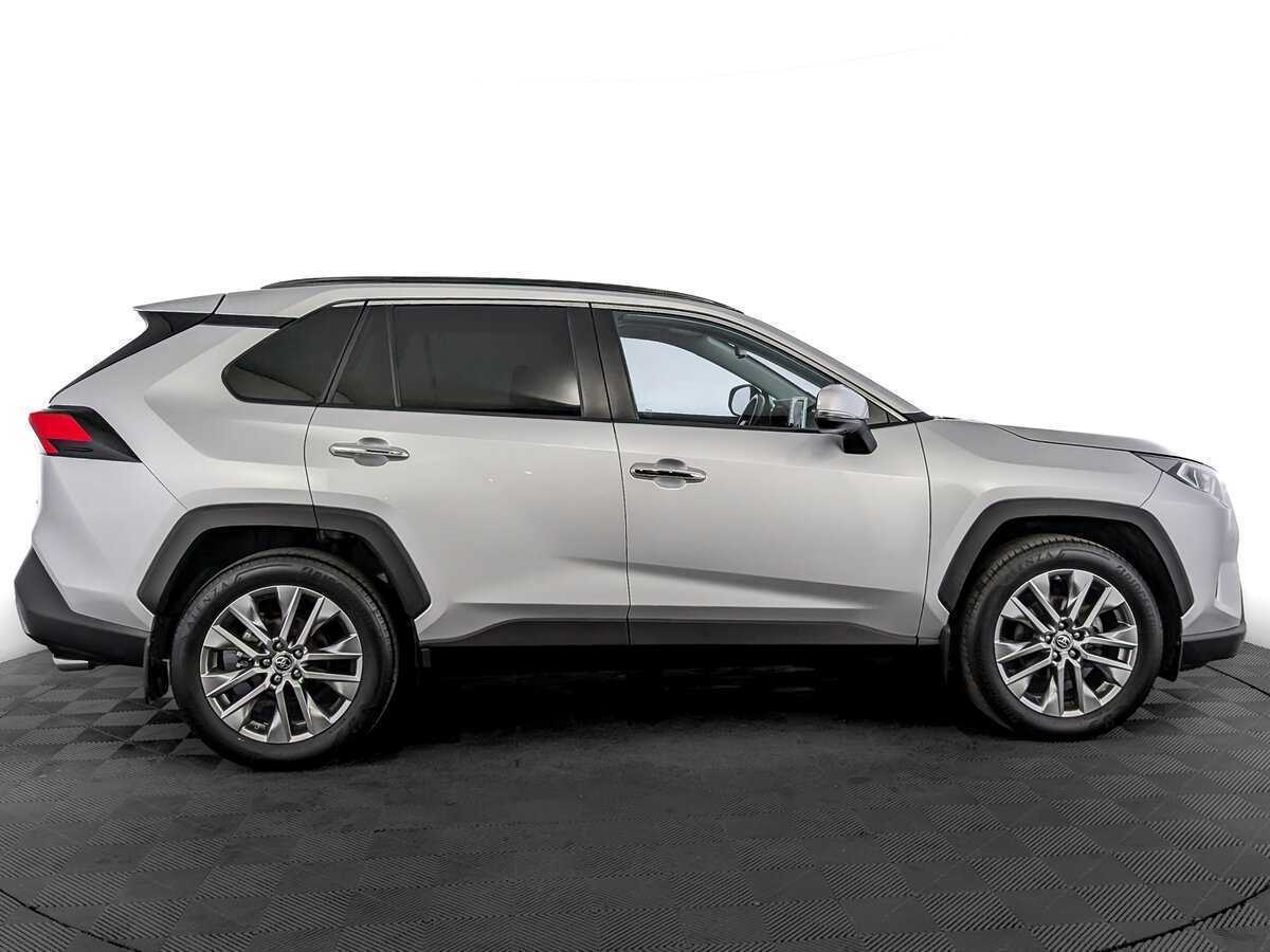 Toyota RAV4 с пробегом — 2022 год. Фото: #3