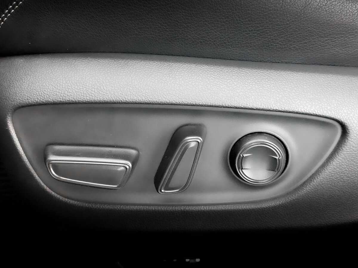 Toyota RAV4 с пробегом — 2022 год. Фото: #16