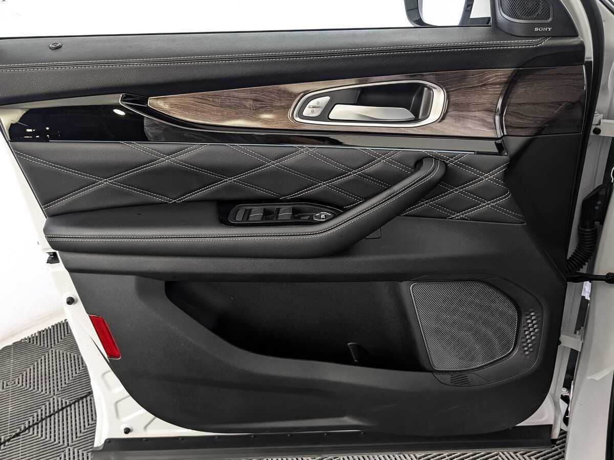 EXEED VX с пробегом — 2023 год. Фото: #14