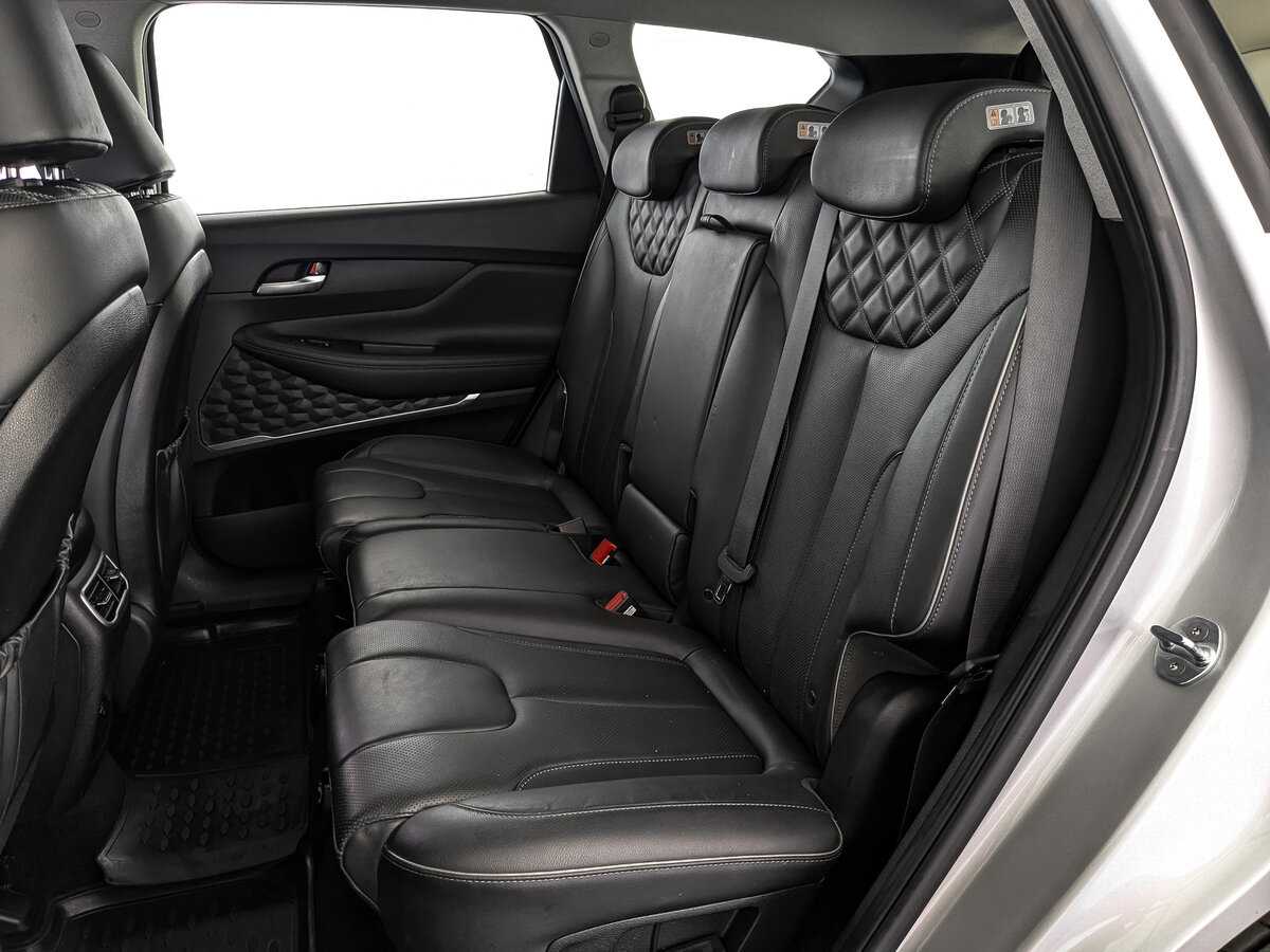 Hyundai Santa Fe с пробегом — 2022 год. Фото: #13