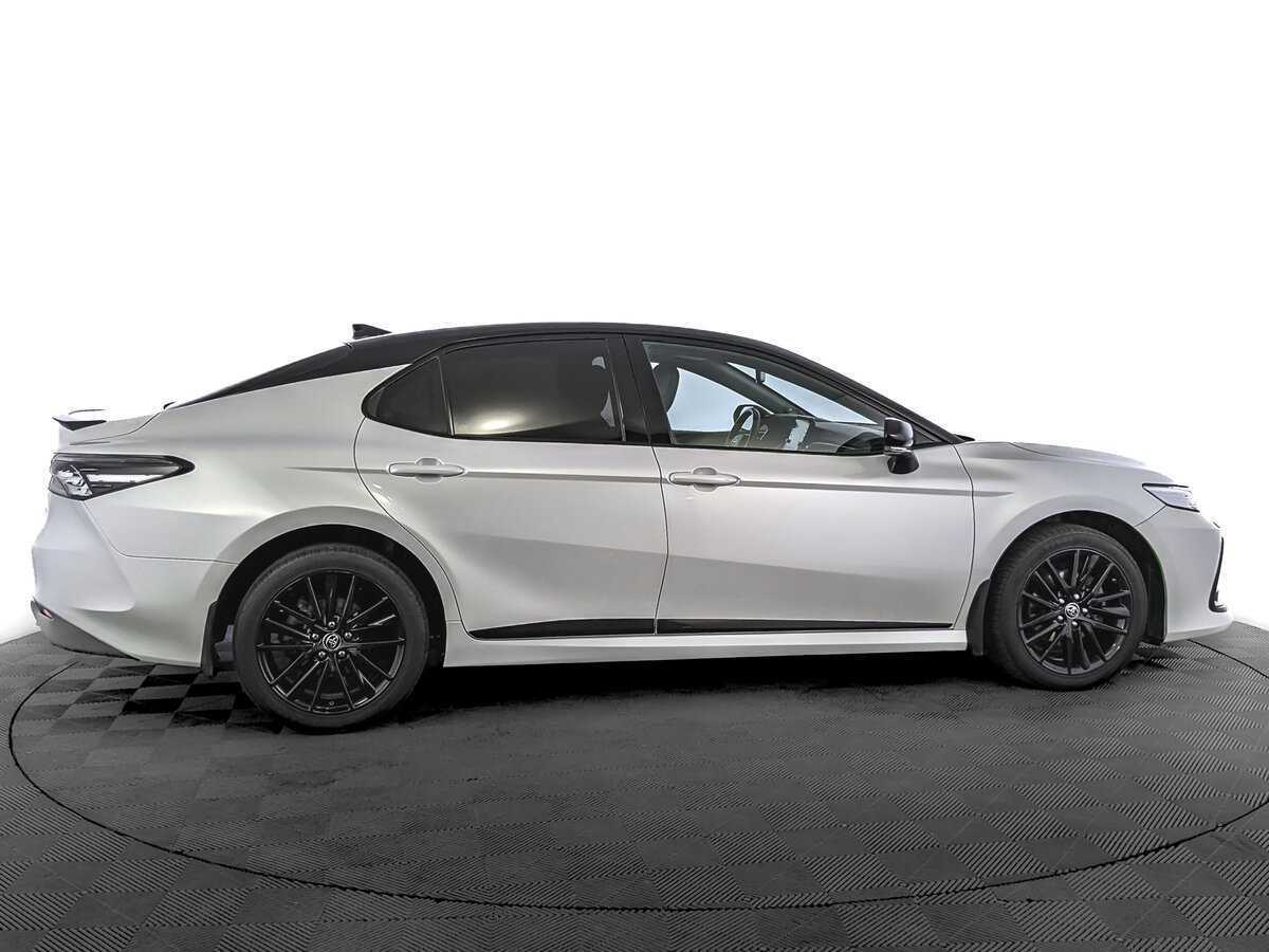 Toyota Camry с пробегом — 2022 год. Фото: #3