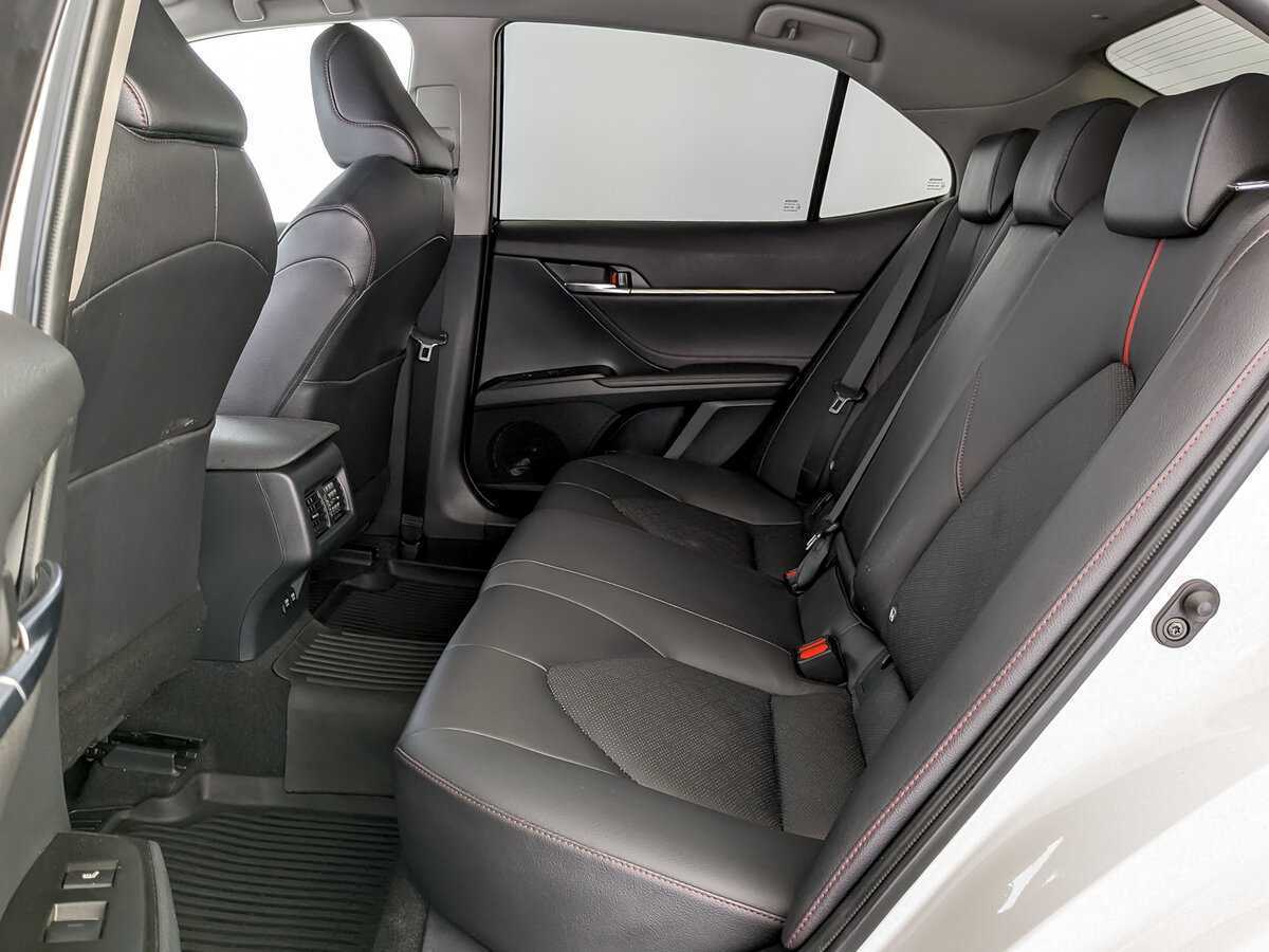 Toyota Camry с пробегом — 2022 год. Фото: #9