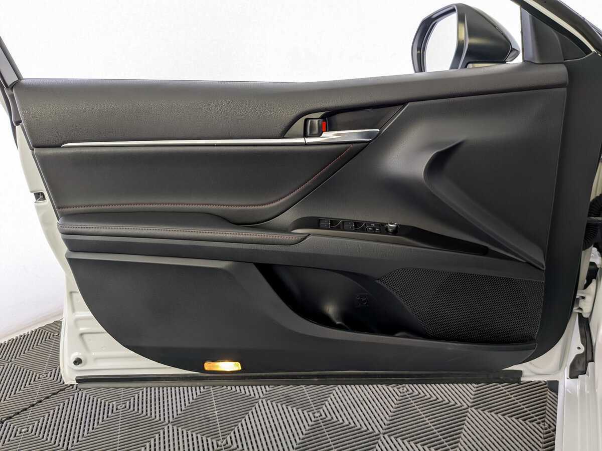 Toyota Camry с пробегом — 2022 год. Фото: #14