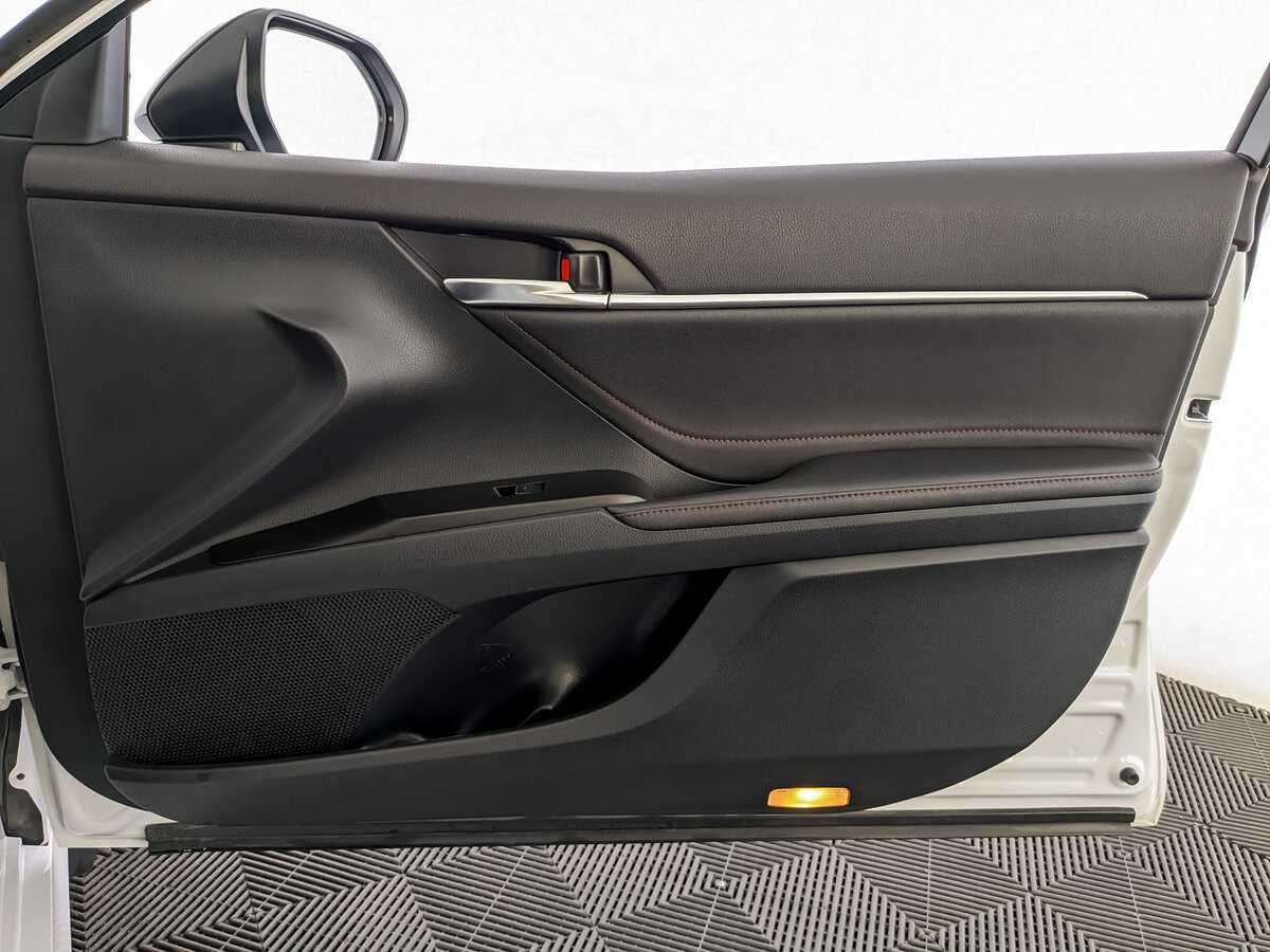 Toyota Camry с пробегом — 2022 год. Фото: #21