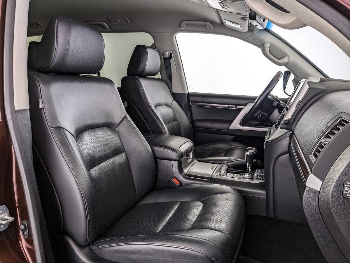 Toyota Land Cruiser с пробегом — 2017 год. Фото: #19