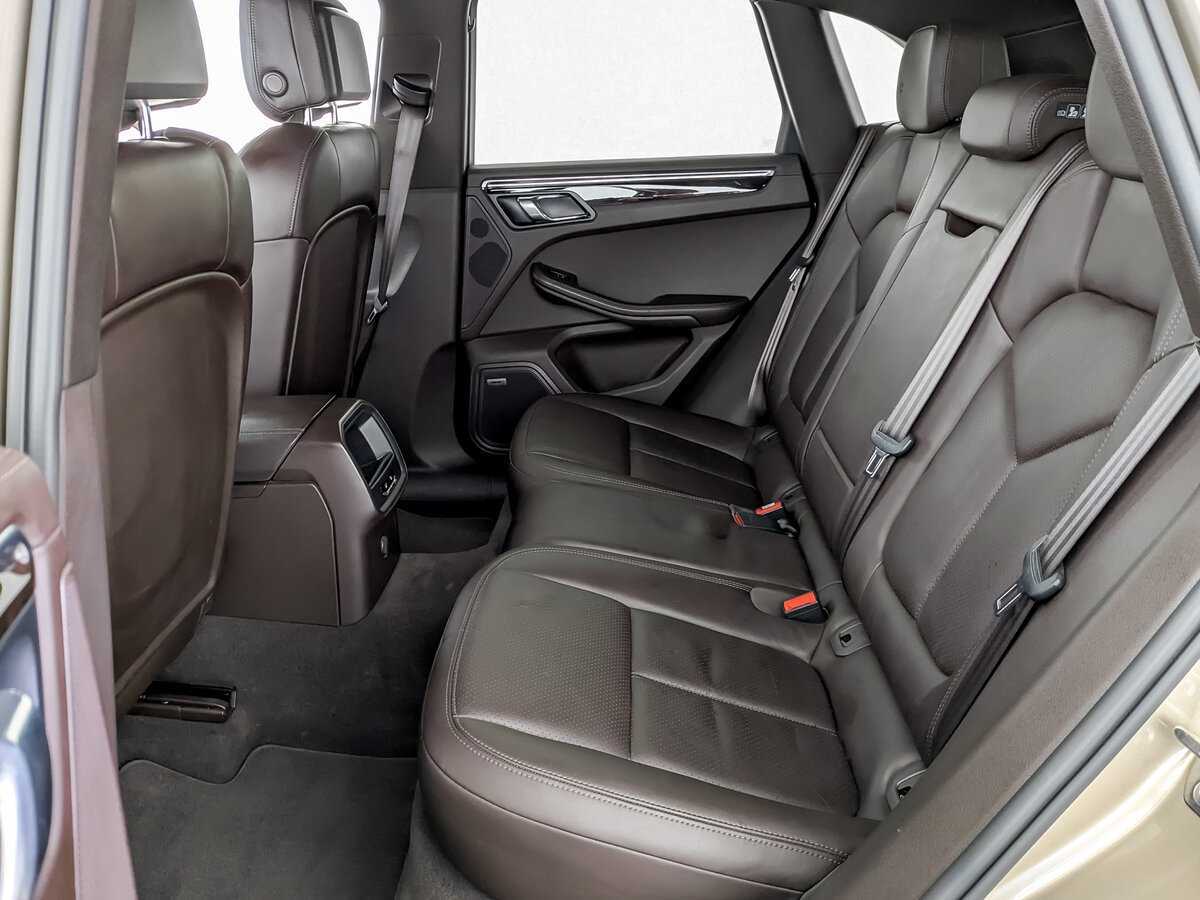 Porsche Macan с пробегом — 2015 год. Фото: #9