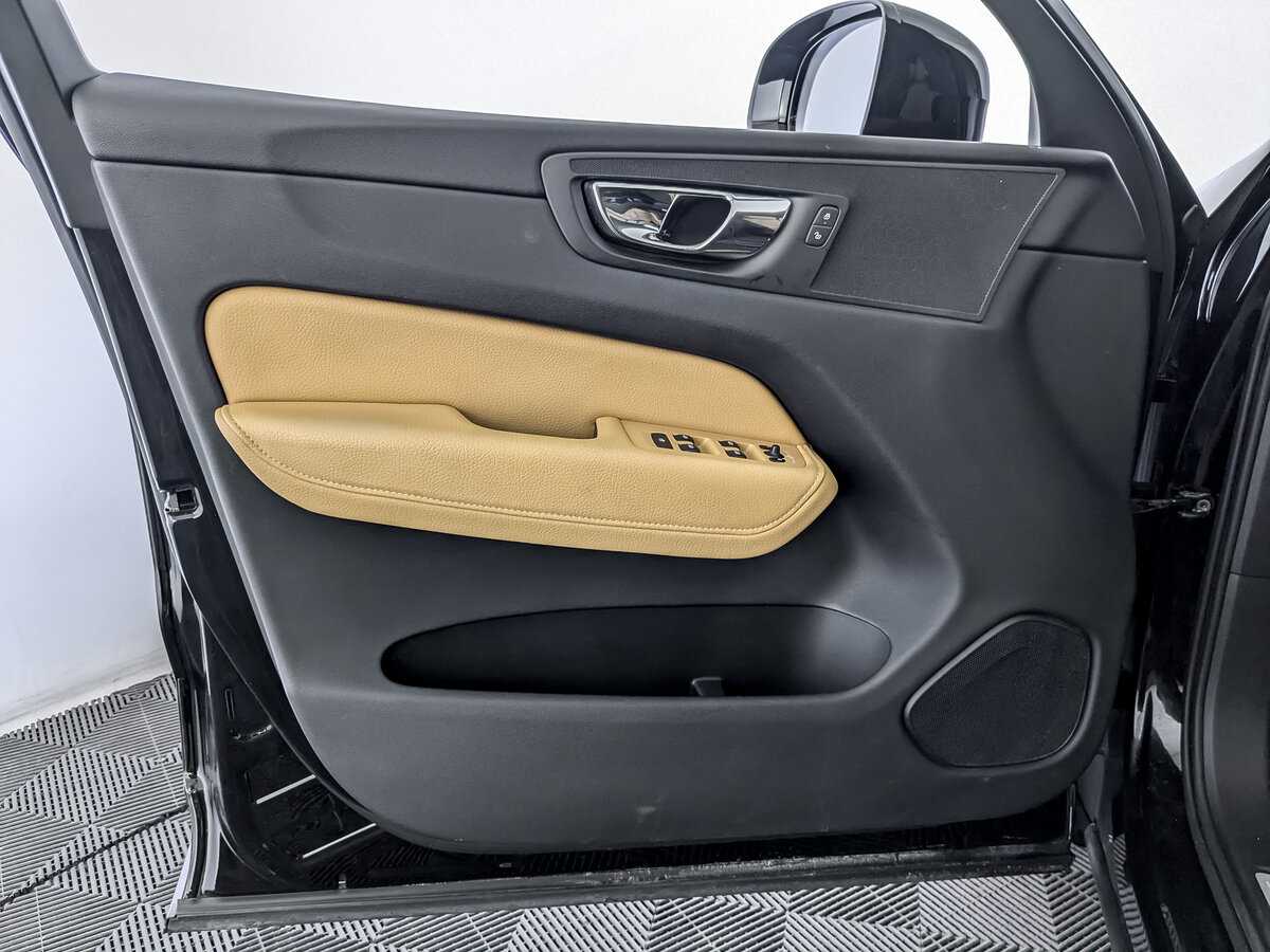 Volvo XC60 с пробегом — 2018 год. Фото: #13