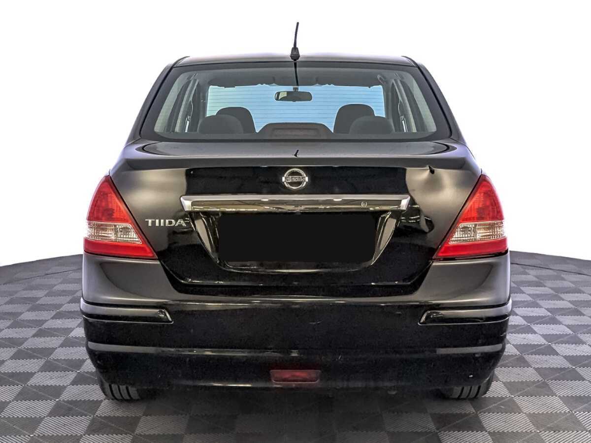 Nissan Tiida с пробегом — 2011 год. Фото: #5