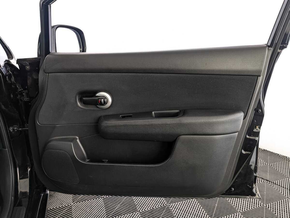 Nissan Tiida с пробегом — 2011 год. Фото: #20