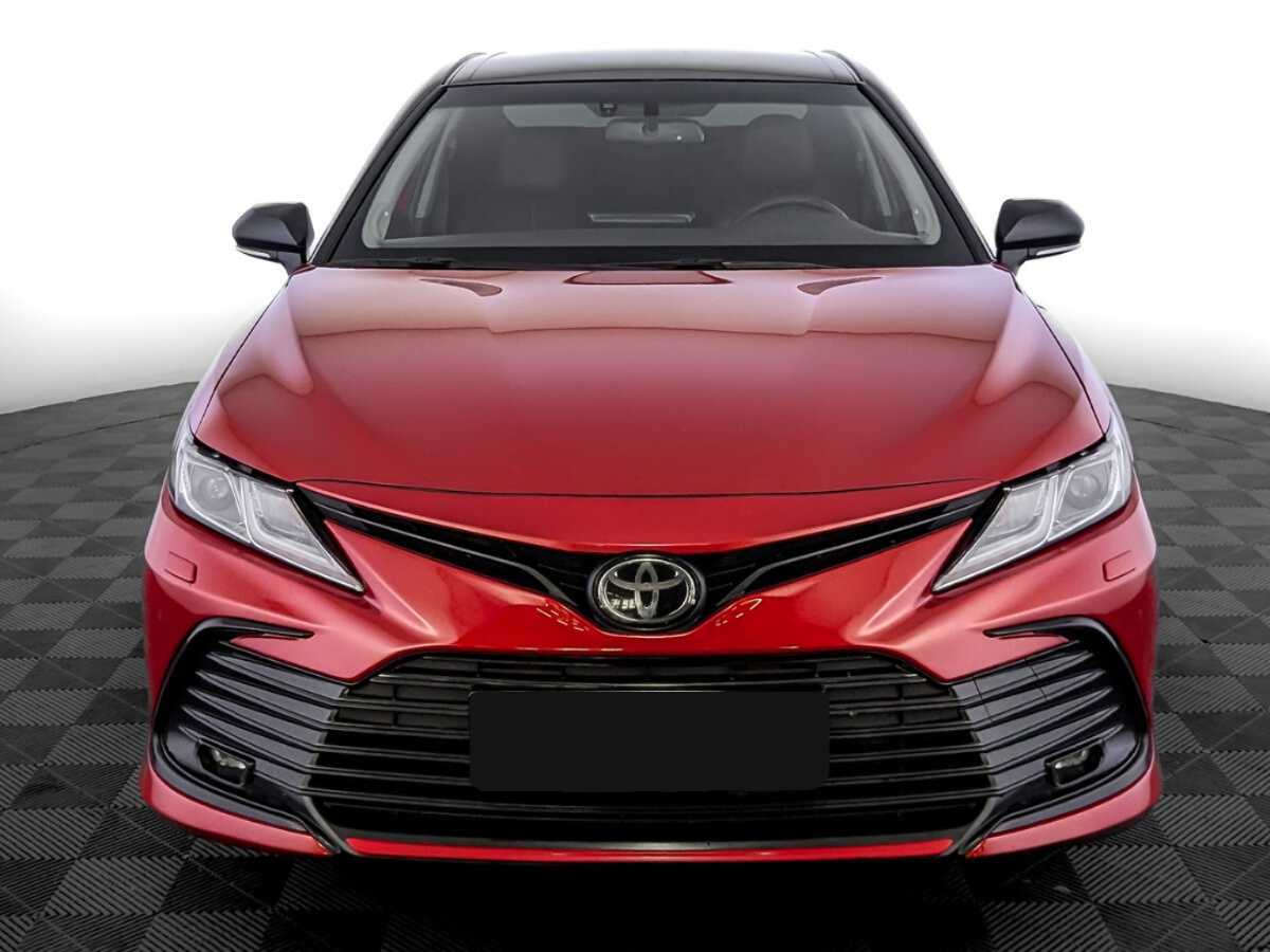 Toyota Camry с пробегом — 2021 год. Фото: #1